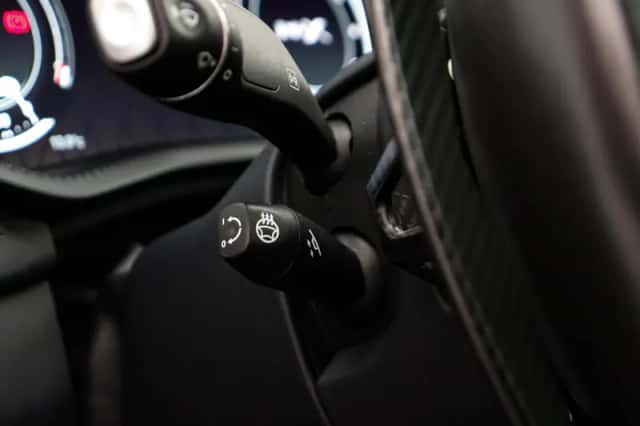 Aston Martin Dbx (2023) thumbnail 30