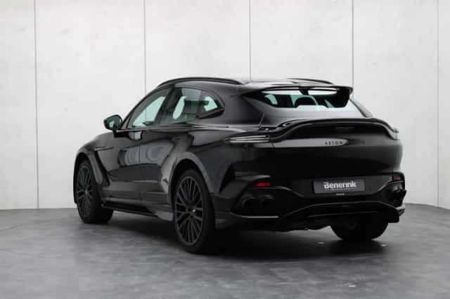 Aston Martin Dbx (2023) thumbnail 4