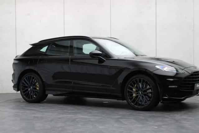 Aston Martin Dbx (2023) thumbnail 37
