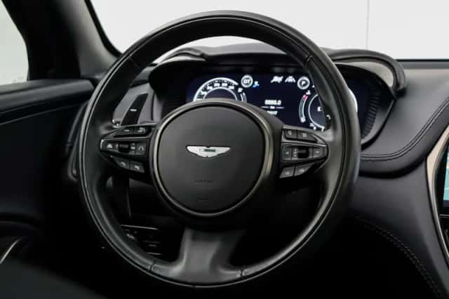 Aston Martin Dbx (2023) thumbnail 39