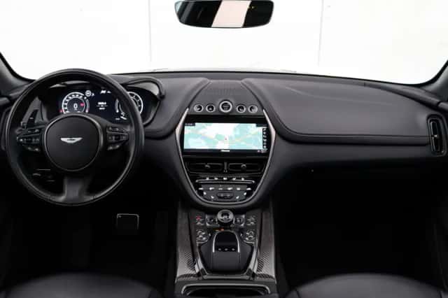 Aston Martin Dbx (2023) thumbnail 40