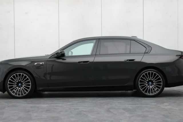 BMW 7-Serie (2025) thumbnail 2