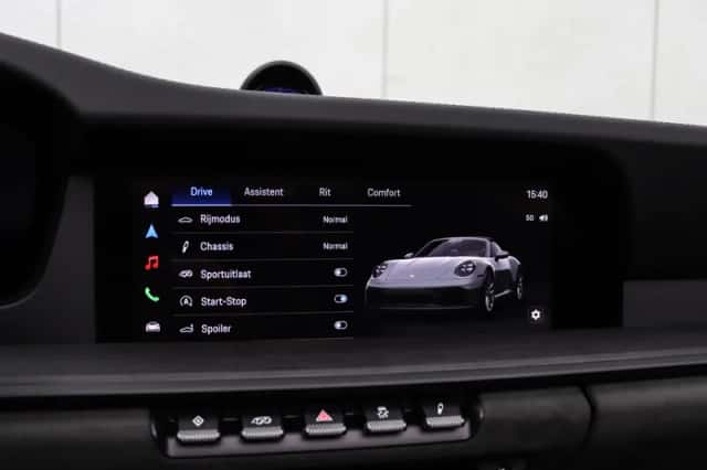Porsche 911 (2025) thumbnail 16