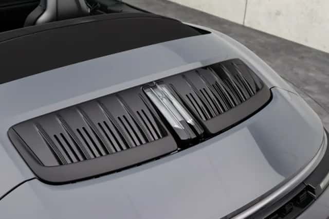Porsche 911 (2025) thumbnail 21