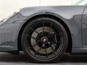 Porsche 911 (2025) thumbnail 6