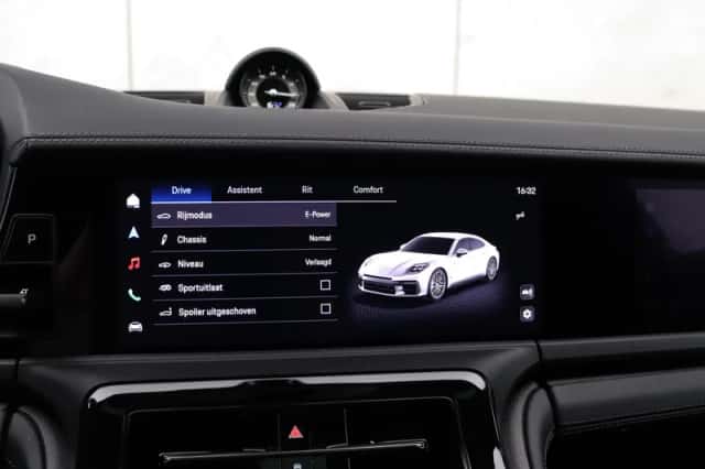Porsche Panamera (2025) thumbnail 34