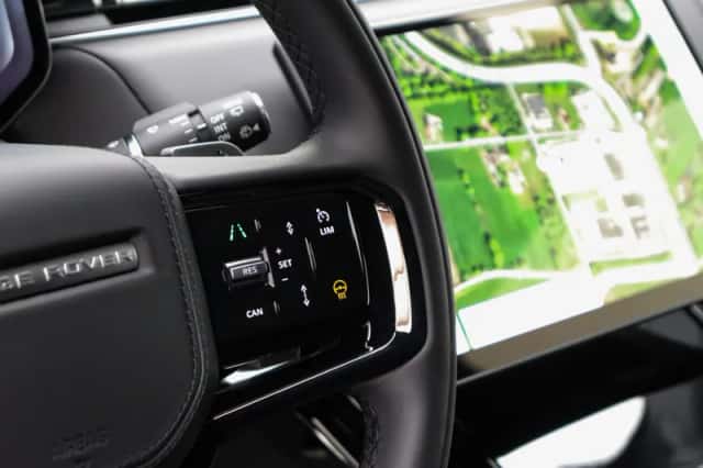 Land Rover Range Rover Sport (2026) thumbnail 13