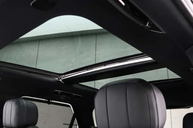 Land Rover Range Rover Sport (2026) thumbnail 9