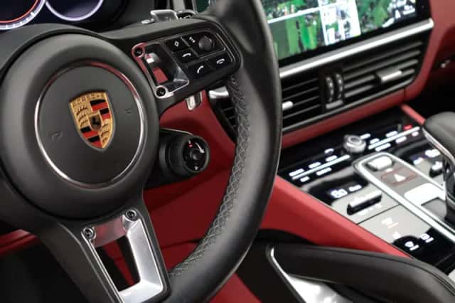 Porsche Cayenne (2018) thumbnail 11