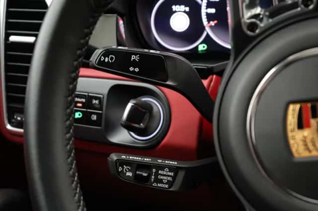 Porsche Cayenne (2018) thumbnail 17