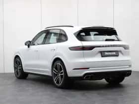 Porsche Cayenne (2018) thumbnail 3