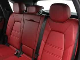 Porsche Cayenne (2018) thumbnail 24