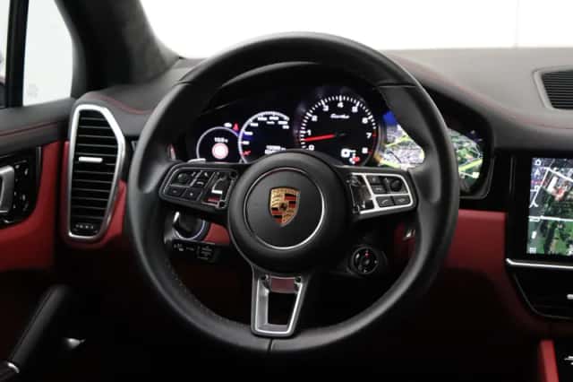 Porsche Cayenne (2018) thumbnail 26