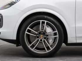 Porsche Cayenne (2018) thumbnail 6