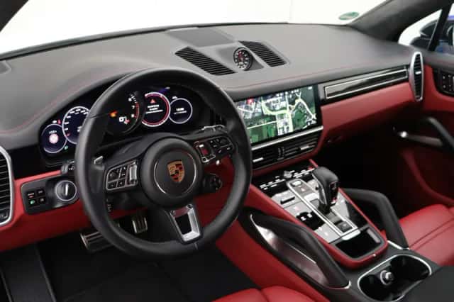 Porsche Cayenne (2018) thumbnail 8