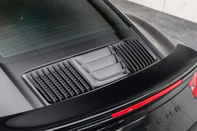 Porsche 911 (2016) thumbnail 17