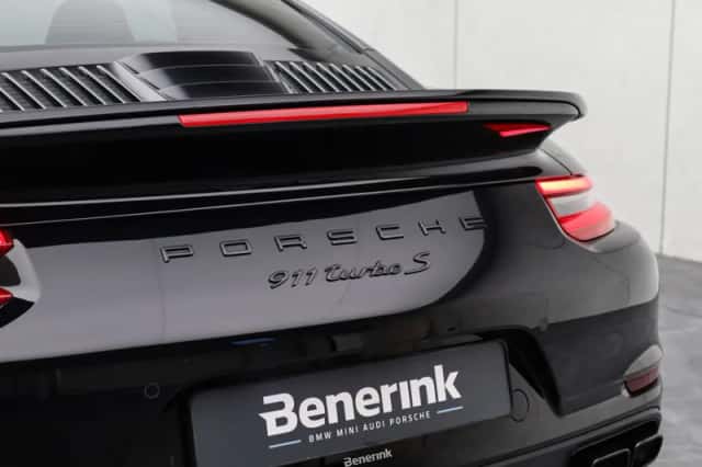 Porsche 911 (2016) thumbnail 18