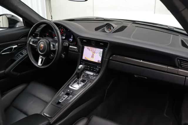 Porsche 911 (2016) thumbnail 29