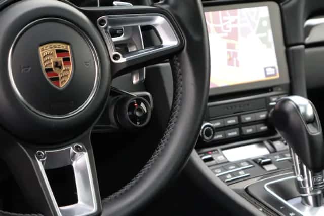 Porsche 911 (2016) thumbnail 10
