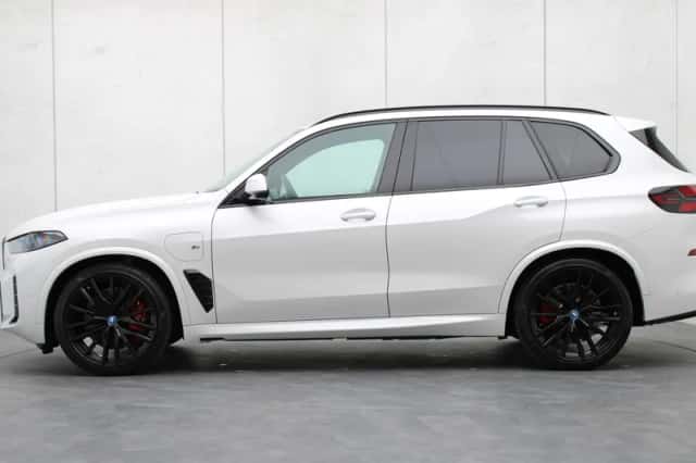 BMW X5 (2025) thumbnail 2