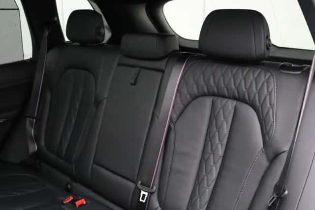 BMW X5 (2025) thumbnail 17