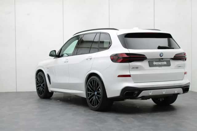 BMW X5 (2025) thumbnail 3
