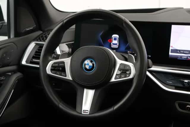 BMW X5 (2025) thumbnail 25