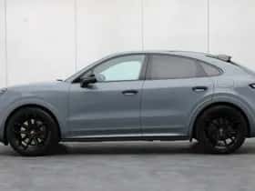 Porsche Cayenne (2024) thumbnail 2