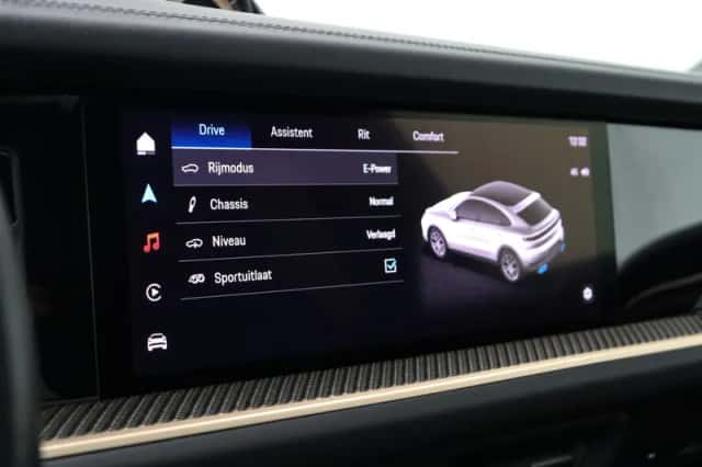 Porsche Cayenne (2024) thumbnail 21