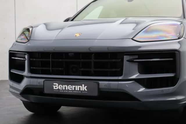 Porsche Cayenne (2024) thumbnail 24