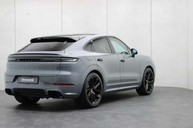 Porsche Cayenne (2024) thumbnail 4
