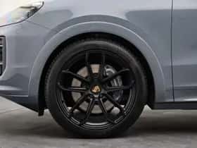 Porsche Cayenne (2024) thumbnail 6