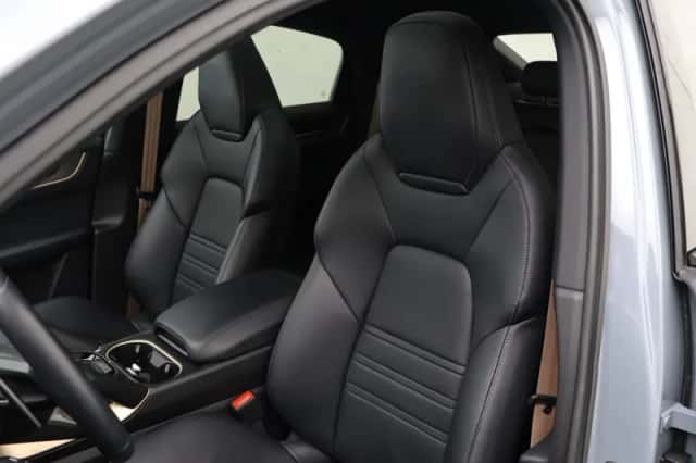 Porsche Cayenne (2024) thumbnail 10