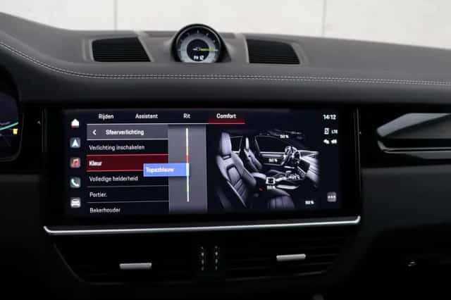 Porsche Cayenne (2023) thumbnail 15