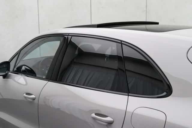 Porsche Cayenne (2023) thumbnail 23
