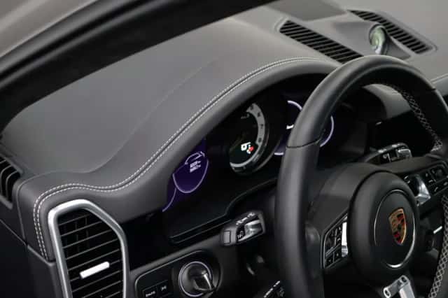 Porsche Cayenne (2023) thumbnail 26