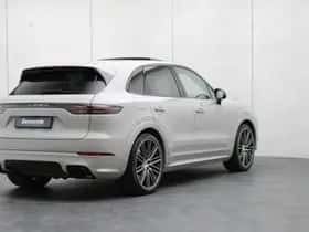 Porsche Cayenne (2023) thumbnail 4