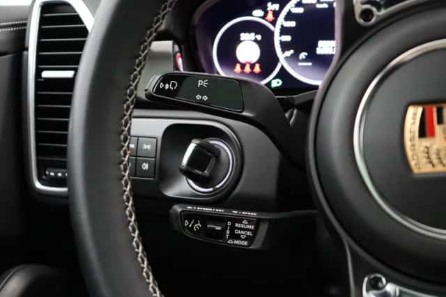 Porsche Cayenne (2023) thumbnail 33