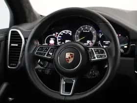 Porsche Cayenne (2023) thumbnail 36