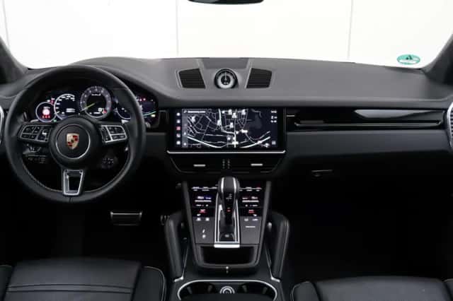 Porsche Cayenne (2023) thumbnail 37