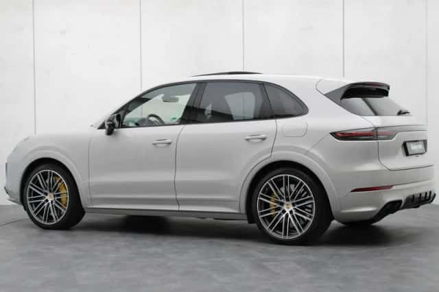 Porsche Cayenne (2023) thumbnail 40