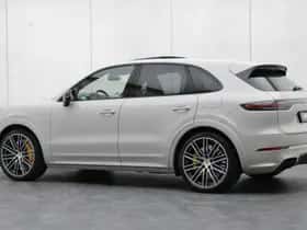 Porsche Cayenne (2023) thumbnail 40