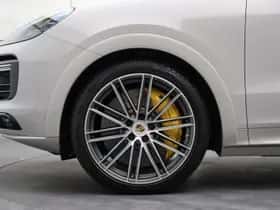 Porsche Cayenne (2023) thumbnail 5