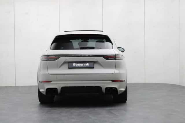 Porsche Cayenne (2023) thumbnail 41
