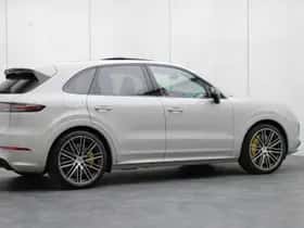 Porsche Cayenne (2023) thumbnail 42