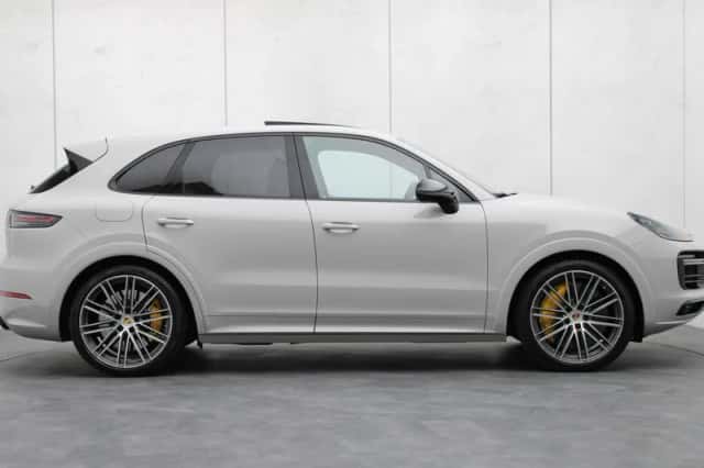 Porsche Cayenne (2023) thumbnail 43