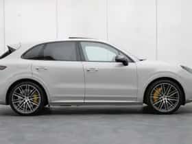 Porsche Cayenne (2023) thumbnail 43