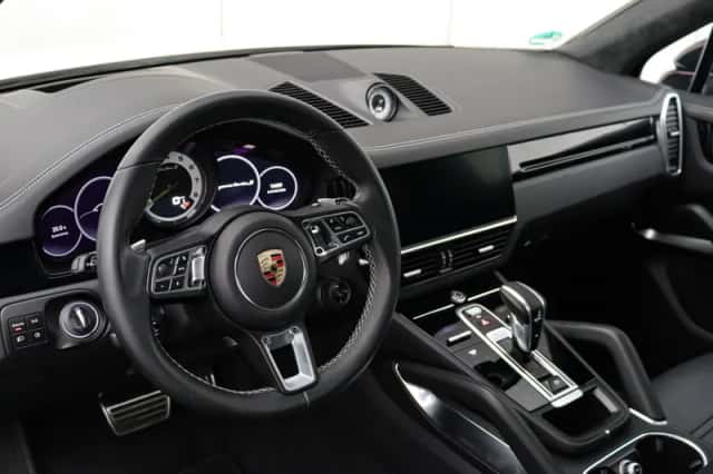 Porsche Cayenne (2023) thumbnail 8