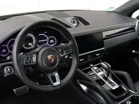 Porsche Cayenne (2023) thumbnail 8