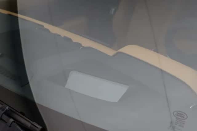 Land Rover Defender (2023) thumbnail 13